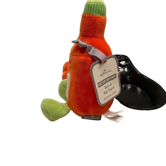 Hallmark Better Together Taco & Hot Sauce Magnetic Plush Best Friends NWT - Picture 4 of 13